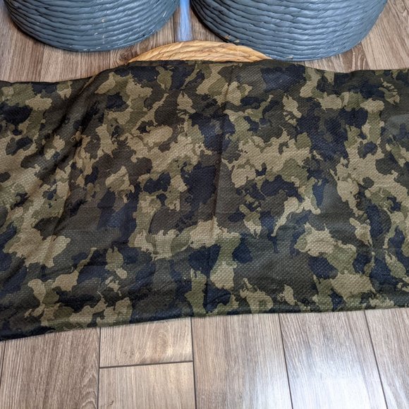 [2/$30] NWT - ONLY Camouflage Scarf - Picture 3 of 5